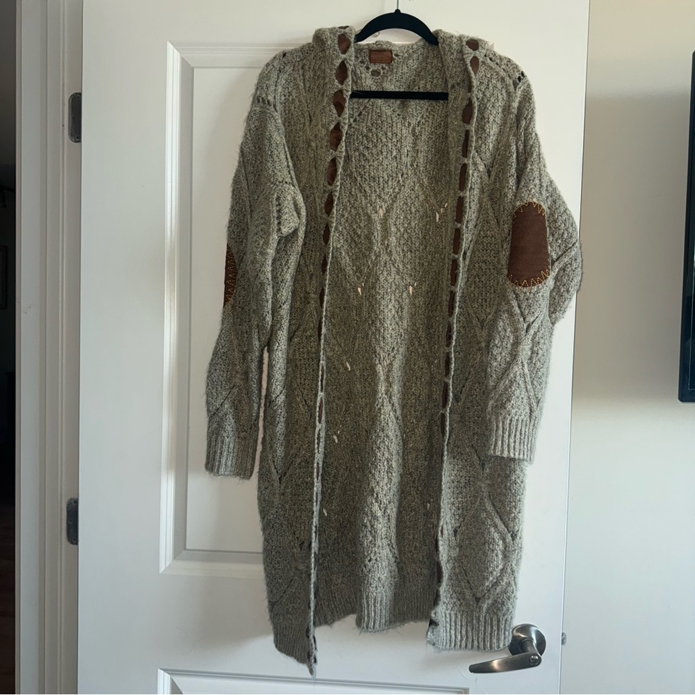 POL Textured Knit Cardigan with Brown Accents